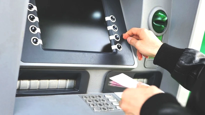 ATM Kullananlara Kritik Uyarı: Kartınızı Sakın Bu Şekilde Takmayın - Resim: 2