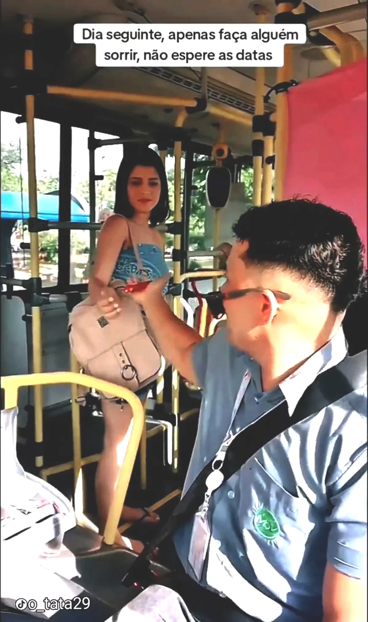 otobuste-ask-videosu-3.jpg